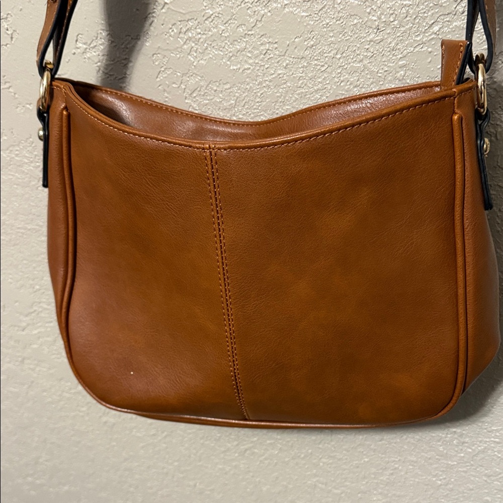 Classic Tan Shoulder Bag - Picture 2 of 8